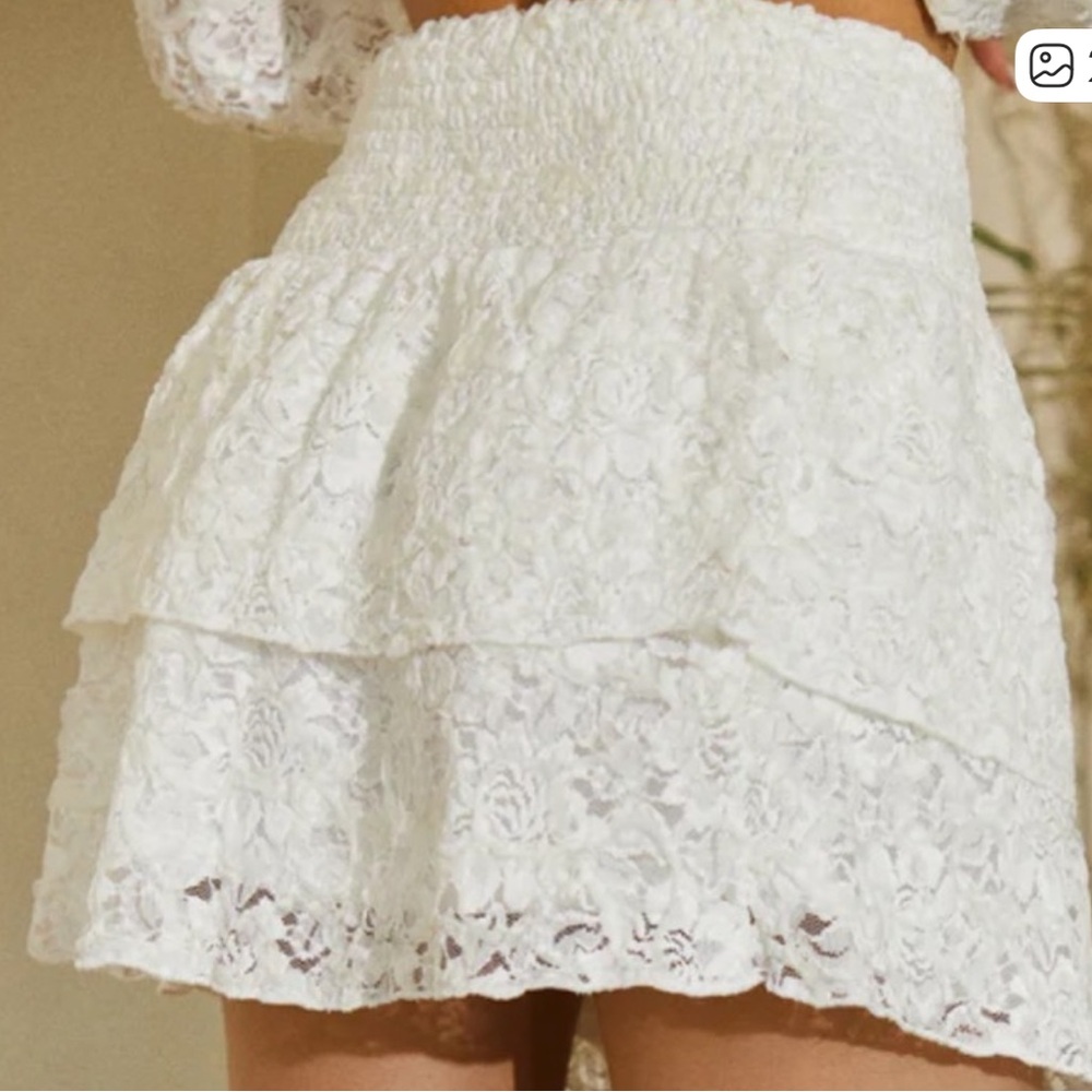 MISS LOLA LACE SKIRT - Picture 3 of 7